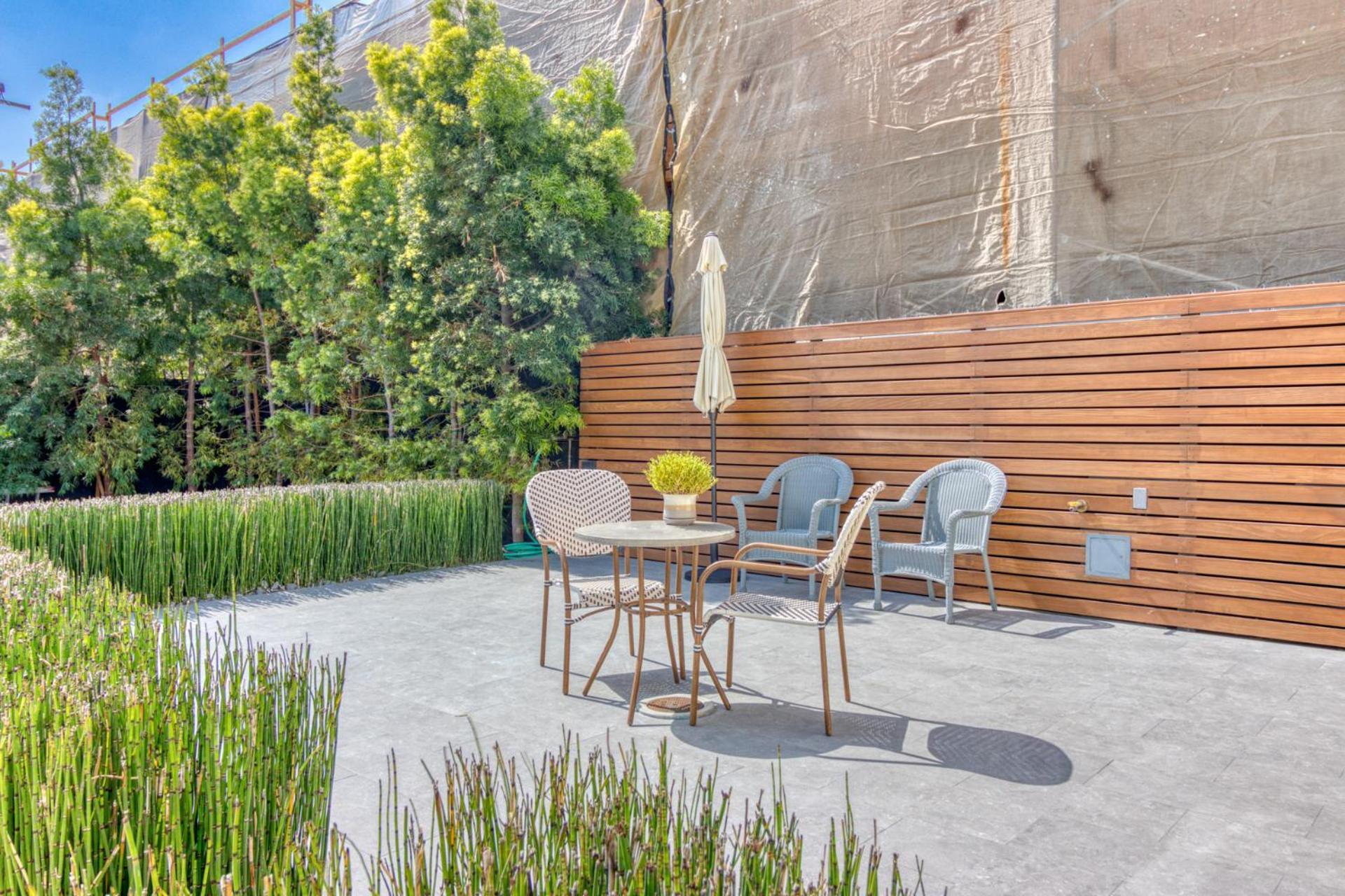 East Village Apartments Long Beach Bagian luar foto